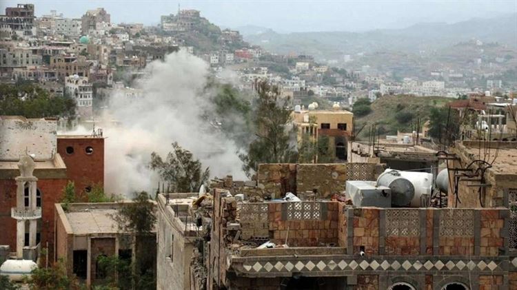 مقتل 3 مدنيين وإصابة 12 بقصف حوثي في تعز
