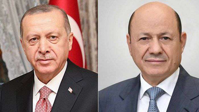 رئيس مجلس القيادة الرئاسي يهنئ الرئيس التركي باليوم الوطني لبلاده