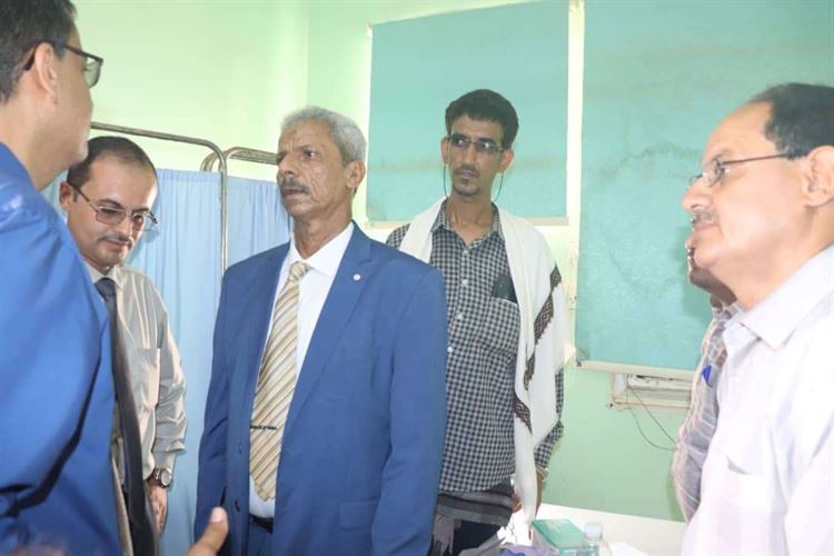 محافظ لحج يدشن أعمال مخيم بازرعة الجراحي السادس عشر في مستشفى إبن خلدون