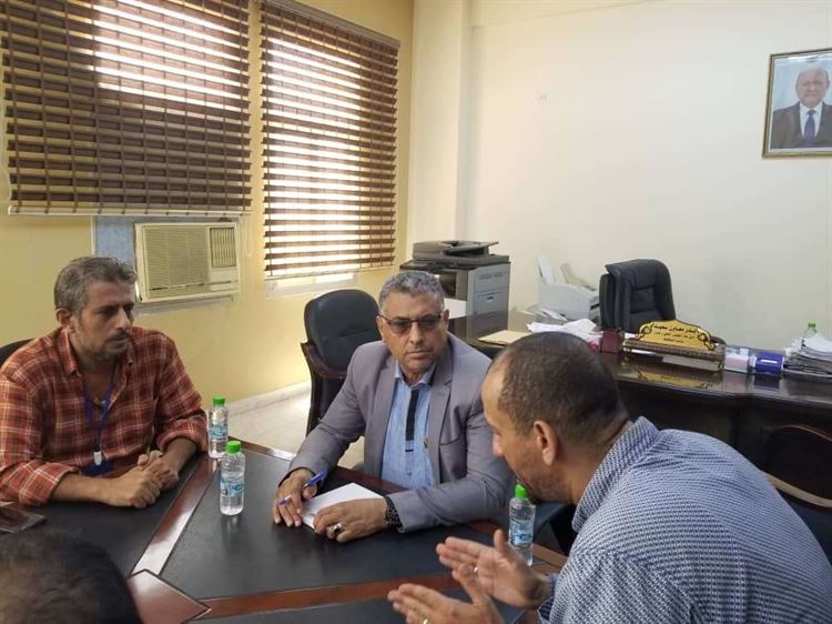 نائب محافظ العاصمة عدن يطلع على جهود المؤسسة المحلية للمياه والصرف  الصحي