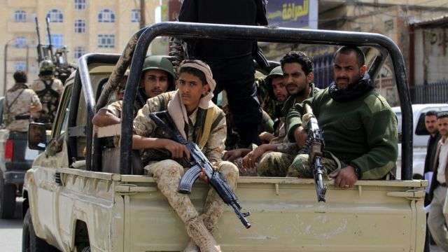 الحوثيون يقتحمون مدرستين في إب