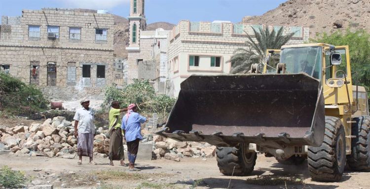 مدينة بروم تشهد حملة إزالة مخلفات الهدم والأشجار الضارة