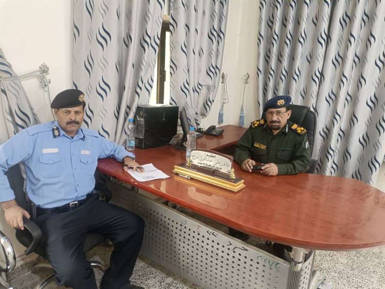 مدير عام شرطة محافظة مأرب العميد يحيى حُميد يعقد اجتماعاً بمنتسبي شرطة السير بالمحافظة