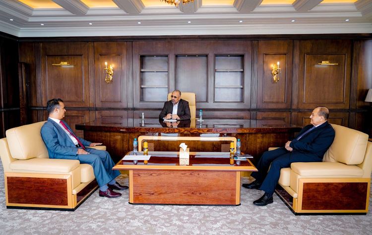 الزُبيدي يلتقي السفير الليبي لدى بلادنا