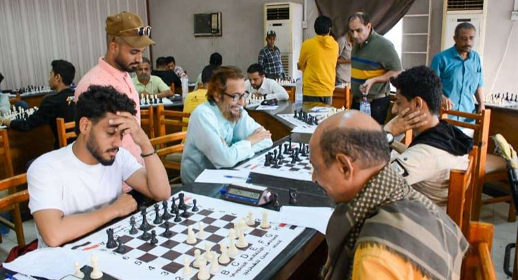 مدير صيرة يفتتح منافسات بطولة 30 نوفمبر للشطرنج الفردي للرجال