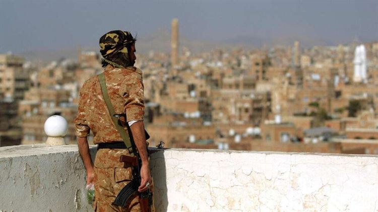 قيادي إصلاحي يكشف عن تحركات دولية لتوجيه ضربة للحوثيين