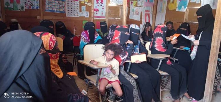 اتحاد نساء اليمن فرع عدن ينظم الدعم النفسي الاجتماعي للنازحين في مخيمي (شعب  2  _ 1)