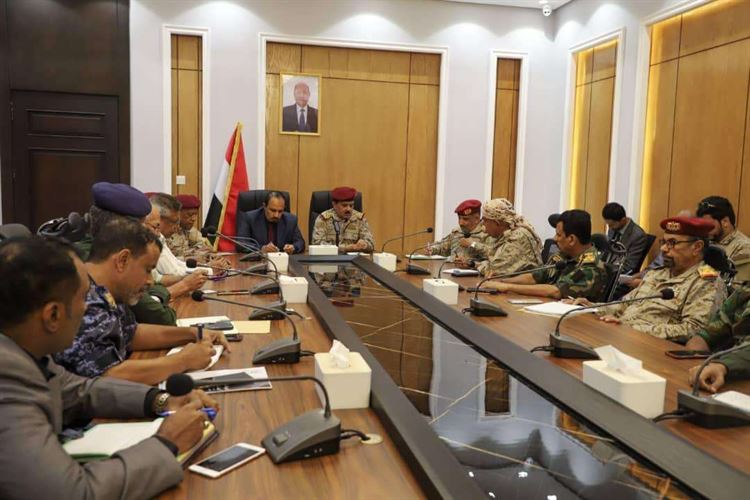 وزير الدفاع رئيس اللجنة الأمنية العليا يترأس اجتماعا للجنة الأمنية بحضرموت