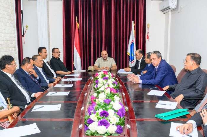 نائب رئيس مجلس القيادة الرئاسي طارق صالح يترأس اجتماعاً لبرلمانية المكتب السياسي