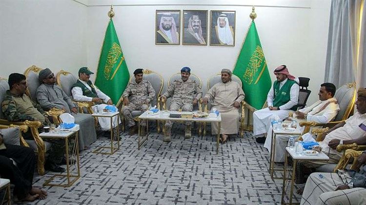 محافظ سقطرى يناقش مع مدير العمليات العسكرية المدنية بالقوات المشتركة أوجه الدعم السعودي للمحافظة