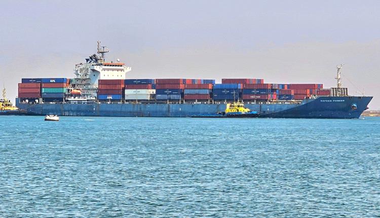 ميناء عدن يشهد نشاطًا ملحوظًا في حركة الملاحة وتداول البضائع
