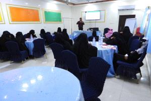 تحالف نساء أبين ومؤسسة شباب أبين ينفذان سلسلة تدريبات حول دمج أولويات المجتمع في البرامج الحزبية