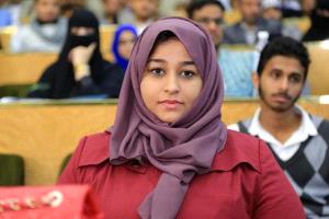 محكمة بصنعاء تبرئ ساحة الناشطة الحقوقية فاطمة العرولي
