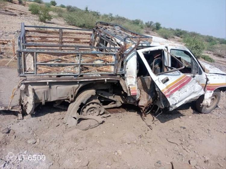 إصابة مدني ونجاة اثنين آخرين جراء انفجار لغم حوثي