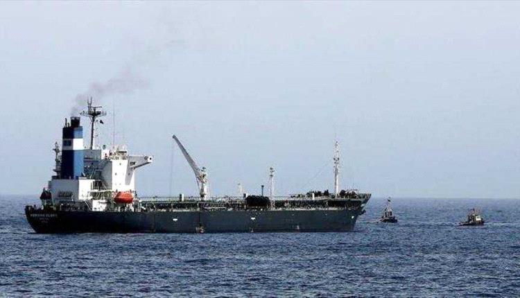 جريمة إرهابية جديدة لمليشيا الحوثي  بالاعتداء على سفينة تجارية  عرض البحر الأحمر
