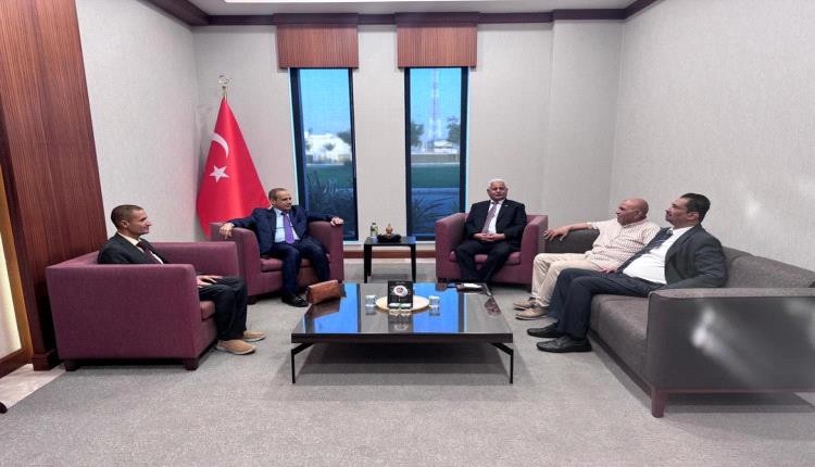 الوزير الوصابي يصل (أنقرة) لتوقيع بروتوكول تعاون مع هيئة التعليم العالي التركية.
