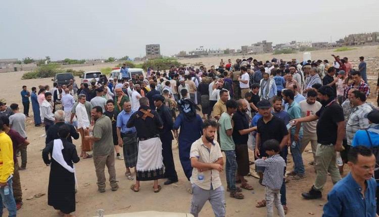 المئات يشاركون في تشييع رجل الاعمال انجل الشعيبي في العاصمة عدن 