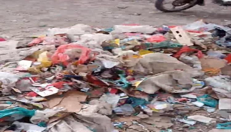 تكدس القمامة في شوارع حبيل جبر والأهالي يناشدون
