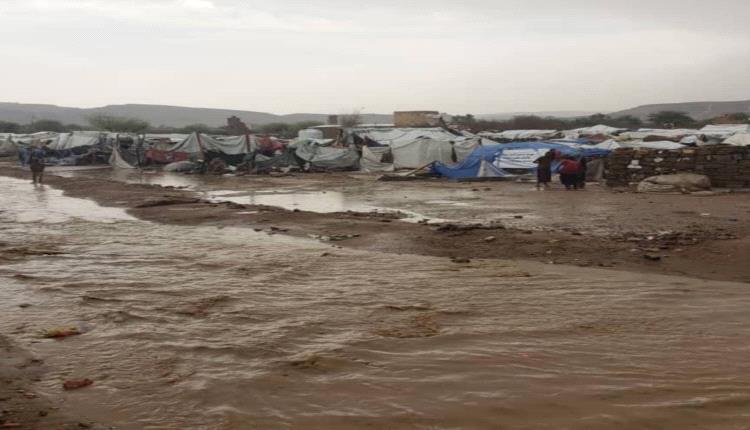 إثر الأمطار والفيضانات.. وفاة شخصين وتدمر أكثر من 1300 مأوى للنازحين بصعدة