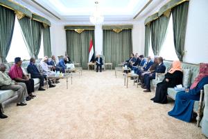 رئيس مجلس القيادة يلتقي ممثلي السلطة القضائية في محافظة حضرموت