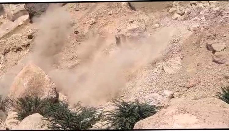 انهيارات صخرية في حصن باصم بوادي دوعن بحضرموت تُرغم الأهالي على النزوح .
