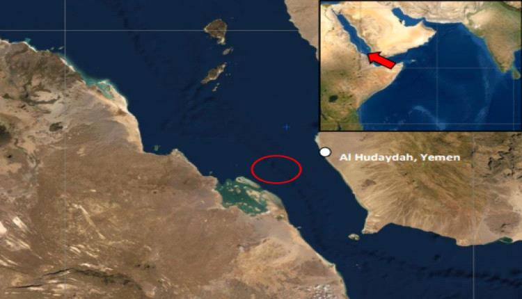 هجوم حوثي جديد في البحر الأحمر يطال سفينة  تجارية
