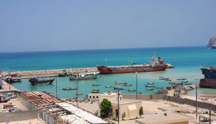 قيادة مؤسسة موانئ البحر العربي تشيد وتثمن جهود المشاركين في عملية تعويم السفينة الجانحة بالمهرة