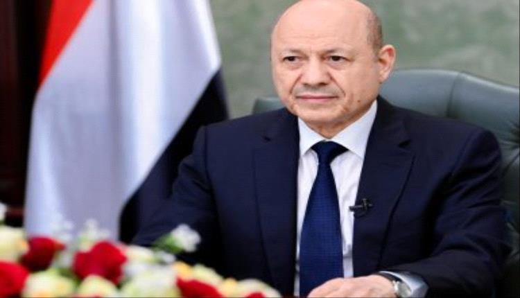 رئيس مجلس القيادة  يشيد بدعم قيادة دولة الكويت للخطوط الجوية اليمنية