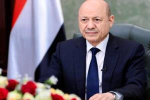 رئيس مجلس القيادة  يشيد بدعم قيادة دولة الكويت للخطوط الجوية اليمنية