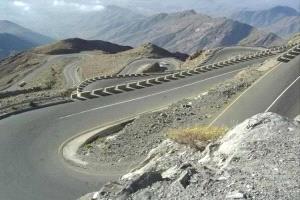 إعلامي سعودي يعلق على مبادرة فتح الطرقات في اليمن