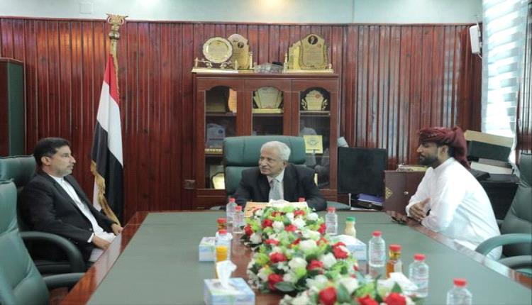 محافظ المهرة يلتقي رئيس المجلس العام التصحيحي لأبناء المهرة وسقطرى