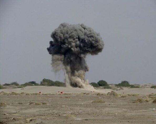 عاجل: طائرات حربية تقصف محيط مستودع مهجور يضم أسرى من الجيش اليمني بجعار