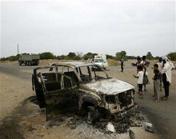 عاجل : قتلى وجرحى بقصف جوي استهدف سيارة صالون بمنطقة بيحان