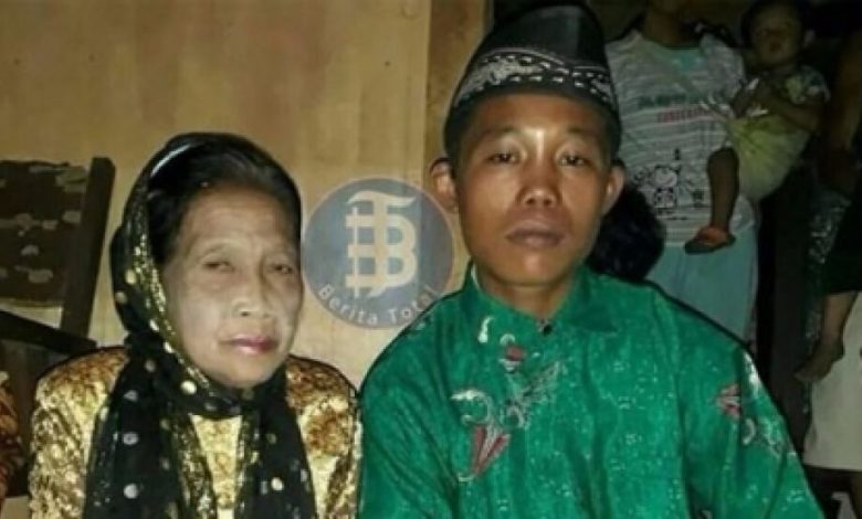 صبي إندونيسي يتزوج سيدة بالثالثة والسبعين