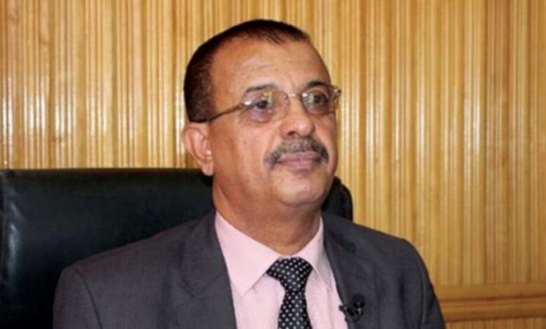 خوف من «لعنة التاريخ» يدفع نائب وزير التعليم الحوثي للانشقاق