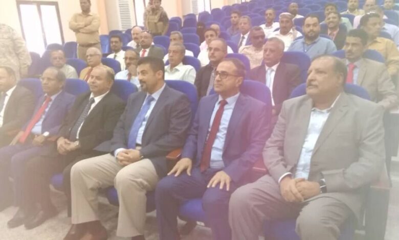 نائب رئيس الوزراء يفتتح عدد من المشاريع بجامعة عدن