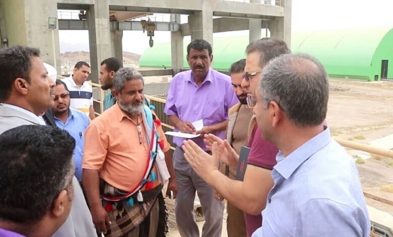 محافظ أبين يلتقي بعدد من المستثمرين الاتراك ويتفقدون مصنع باتيس للاسمنت التابع للشركة اليمنية السعودية