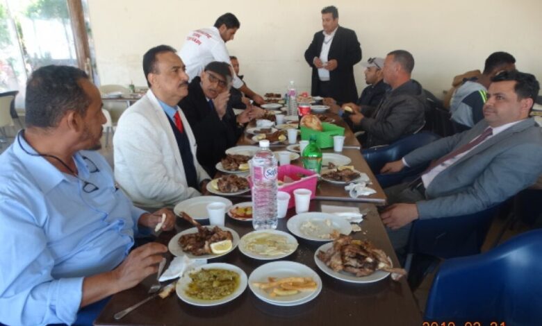 سفير بلادنا بتونس باحبيب يقيم مأدبة غذاء لبعثة نادي الشعلة والوادي