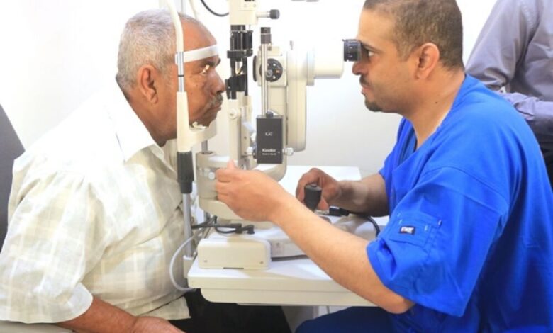 تنفيذ وتمويل منظمة البلسم الدولية.. بدء الحملة العلاجية والجراحية الأولى لأمراض العيون ( المياه البيضاء ) المجانية بمستشفى سيئون العام