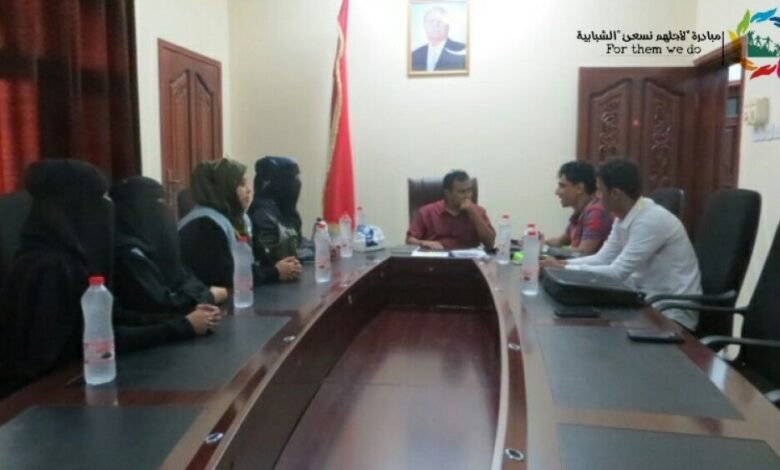 مدير مركز الإغاثة بمحافظة الحديدة يلتقي أعضاء مبادرة لأجلهم نسعى