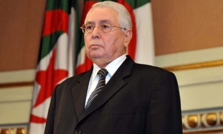 رئيس الجزائر المؤقت يعد بإجراء انتخابات شفافة ونزيهة