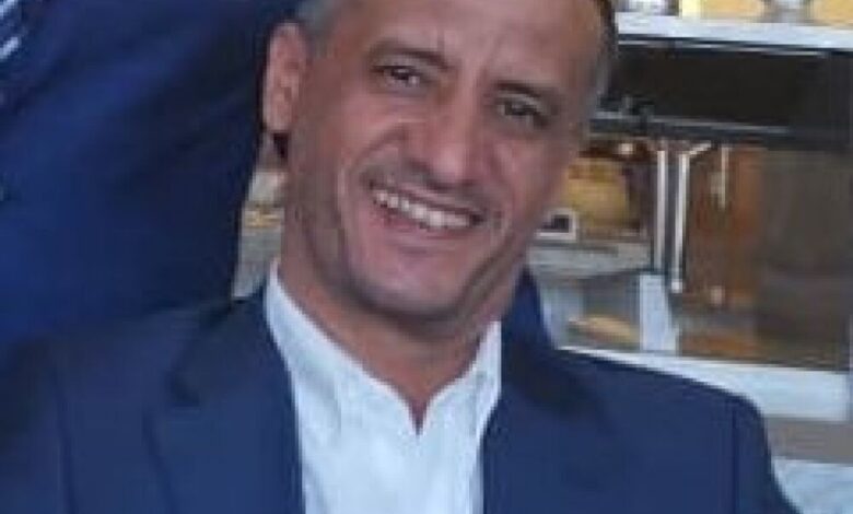 صحفي يمني راوياً تجربته مع الإصلاح: يؤلفون الاكاذيب ضد من يخالفهم ولو كنت معهم سيدافعون عنك حقا وباطلا