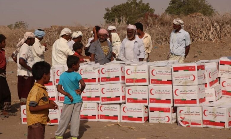 الإمارات تغيث أهالي مديرية حيس في الحديدة بـ 6 آلاف سلة غذائية