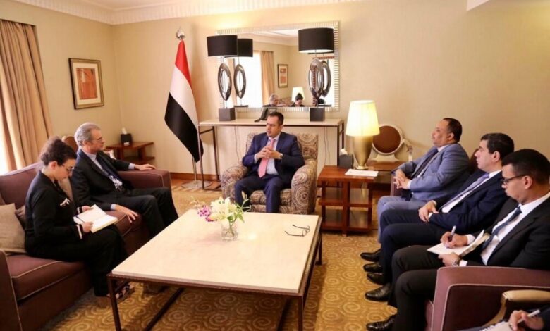 رئيس الوزراء: لن نتهاون مع محاولات الحوثيين الدفع بالاقتصاد الوطني نحو الانهيار