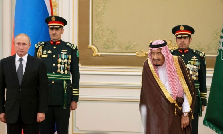 بالفيديو.. الملك سلمان يستقبل الرئيس الروسي في قصر اليمامة بالرياض