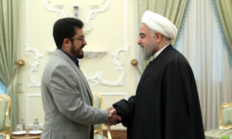 روحاني أثناء استقباله سفير صنعاء: ندعمكم في زمن الحرب والسلم