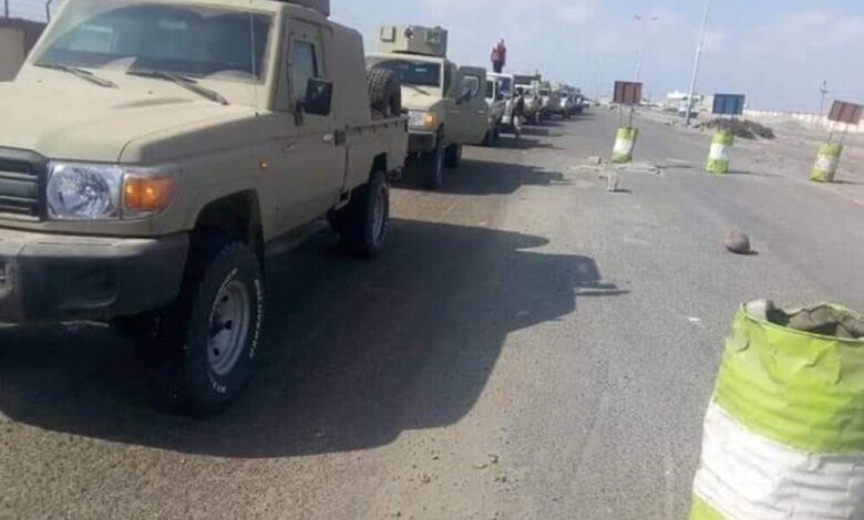 مصدر بقيادة التحالف في عدن :إيقاف معدات عسكرية كانت في طريقها إلى جبهة البيضاء تصرف مرفوض