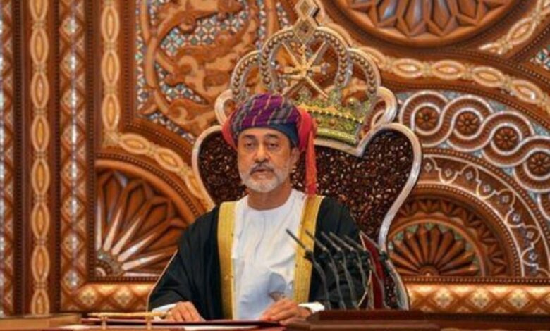 سلطان عمان يصدر عفوا عن 599 سجينا بينهم 336 أجنبيا