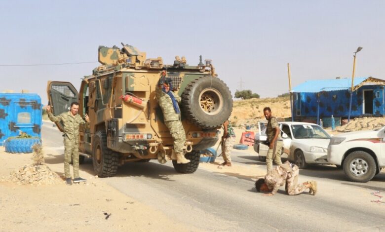 قوات حفتر تتراجع شرقا مع فشل هجوم العاصمة الليبية