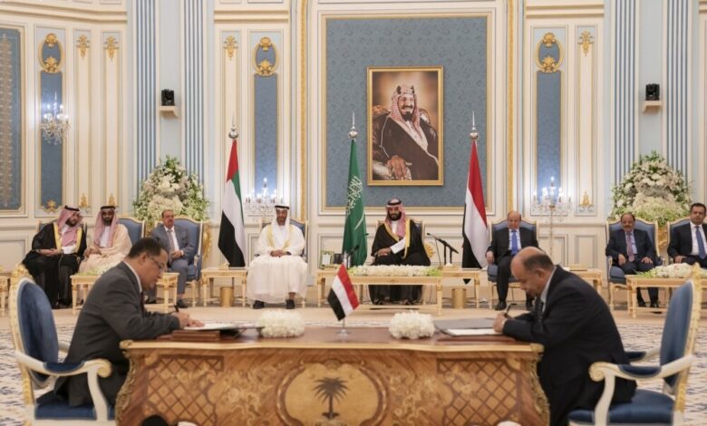 ماذا يقول الشارع اليمني عن إعلان الغاء الإدارة الذاتية والية تسريع تنفيذ إتفاق الرياض؟